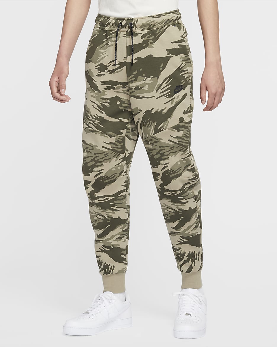 Nike Tech Fleece Men s Printed Camo Joggers